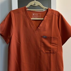 Figs W Scrubs Set in Terracotta- Catarina top M, Yola Skinny L/P